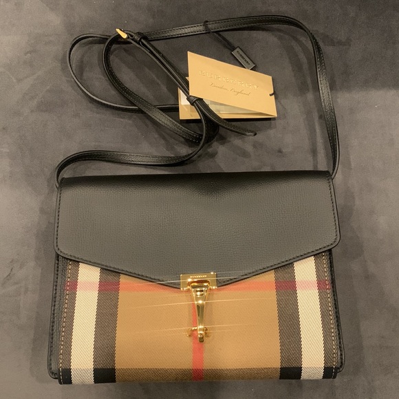 Burberry purse - Picture 2 of 6